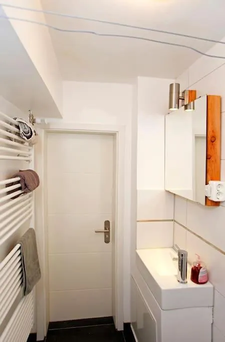Gemutlich Zentrale Souterraint Wohnung 65Qm Nuremberg